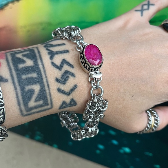 Maille stainless steel indian ruby bracelet . Handmade chain & ruby gem clasp - Picture 3 of 16